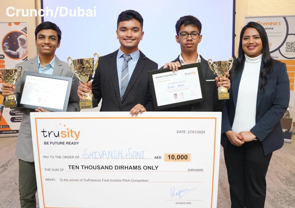 Happy winners: three hight school students and Trusity founder Rajani Nalla